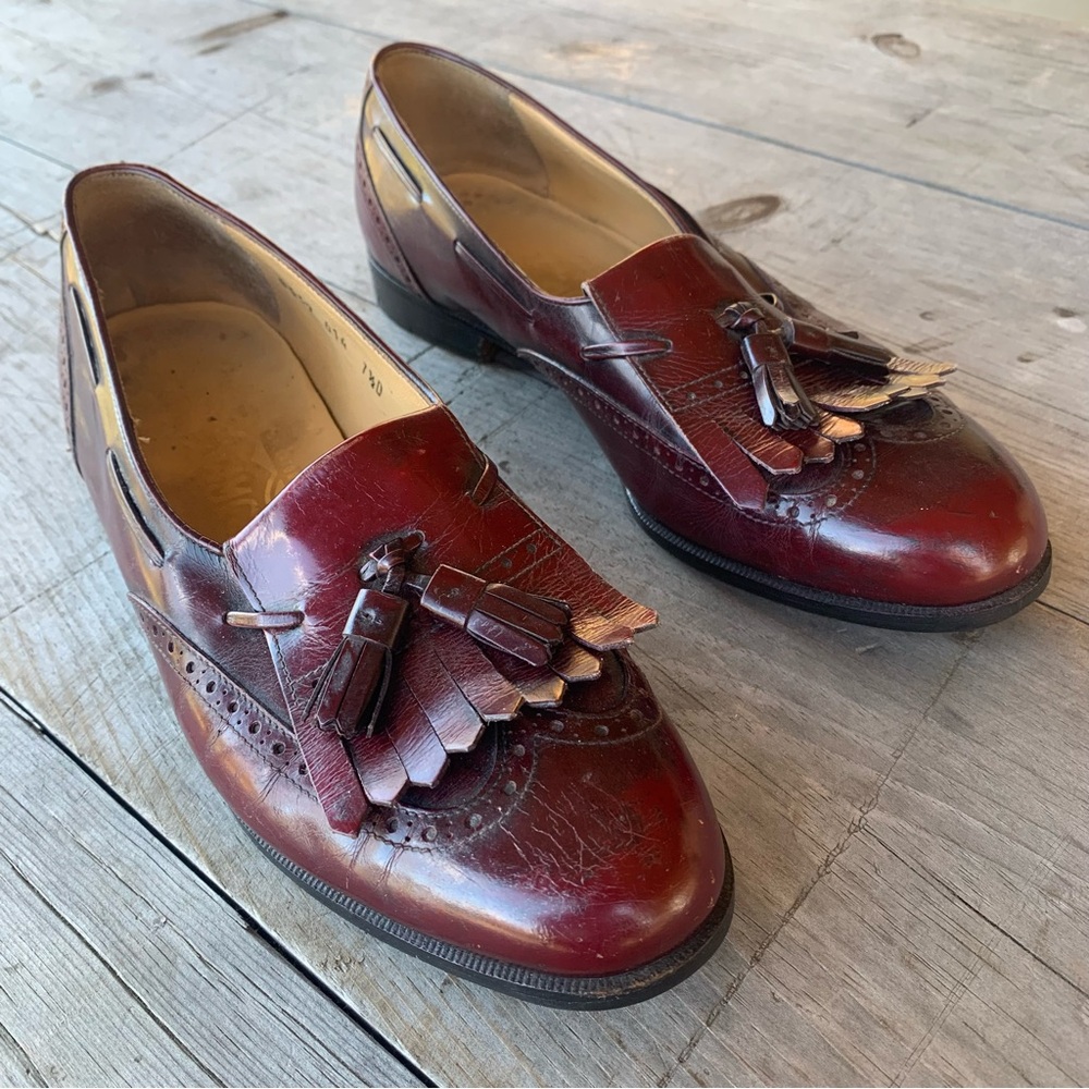 Vintage Salvatore Ferragamo Lucas Bordeaux Leather Kiltie Tassel Brogue Loafers